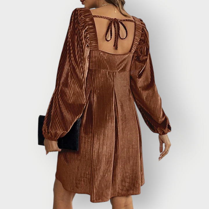 Morlyn | Velvet Chic Backless Square Dress